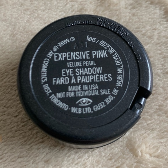 Mac Cosmetics Eyeshadow in Expensive Pink Veluxe Pearl Duochrome BNWB - Picture 3 of 15